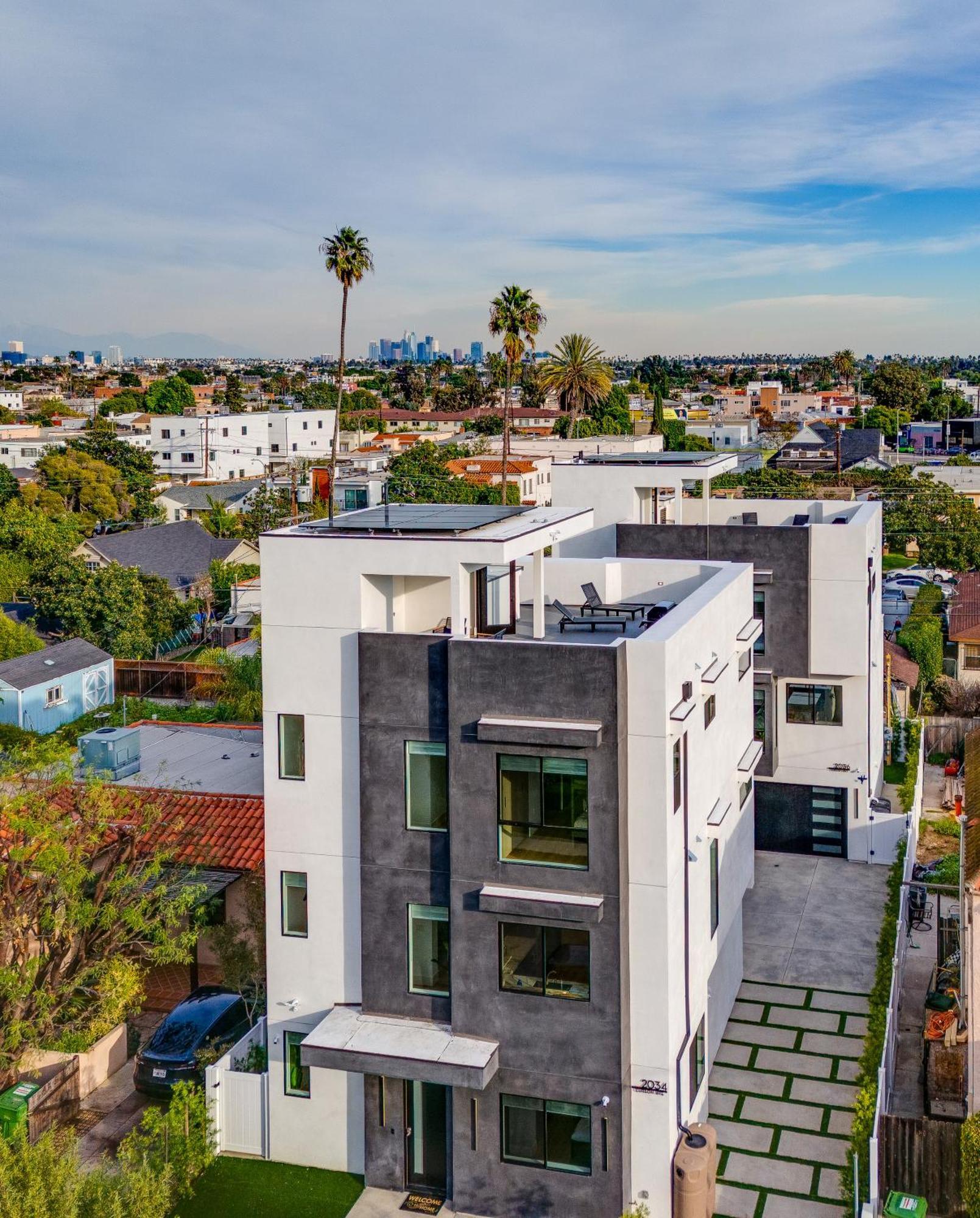 Brand New Modern 5 Bedroom House Pickfair Village Los Angeles Exterior photo