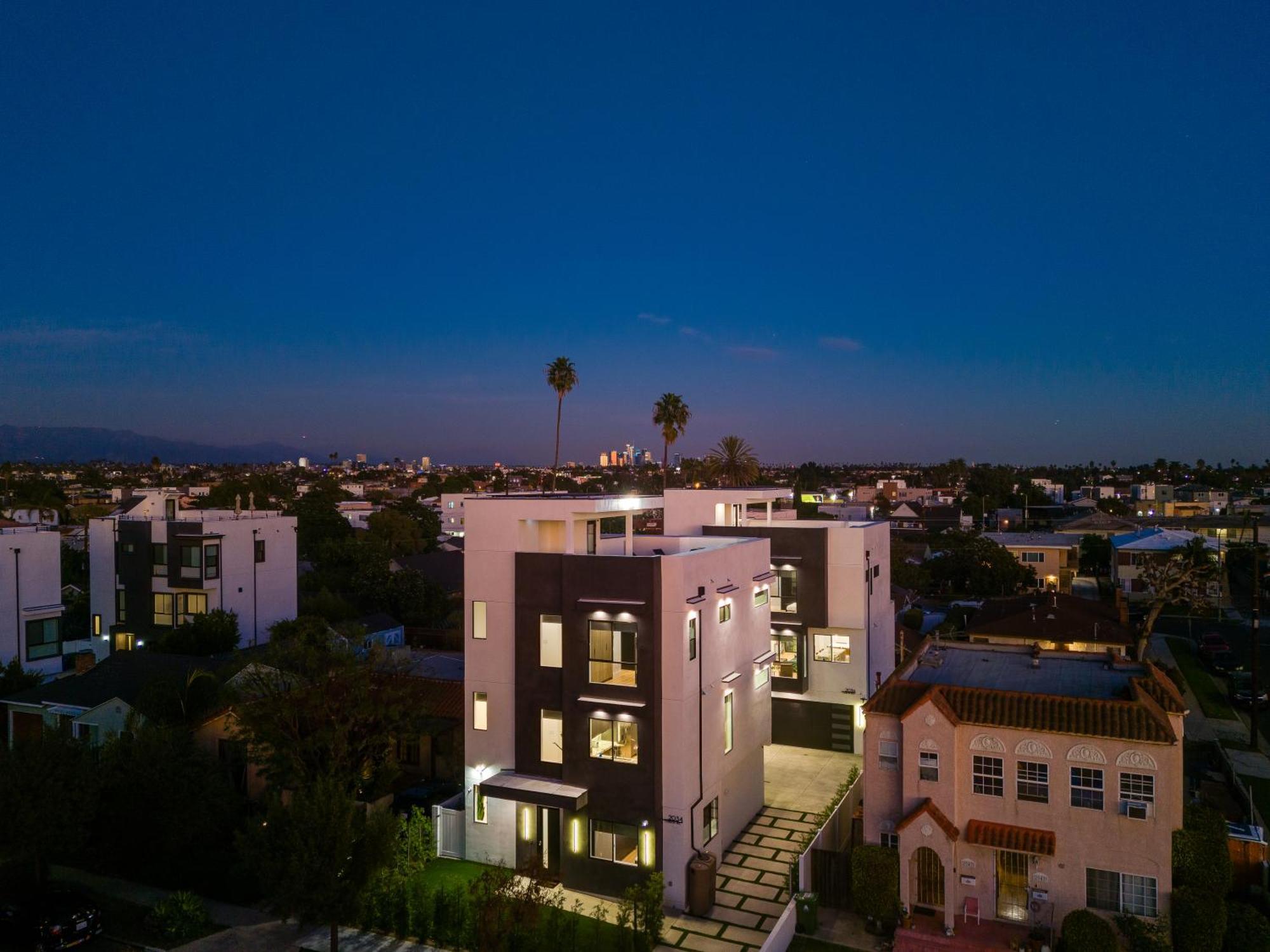 Brand New Modern 5 Bedroom House Pickfair Village Los Angeles Exterior photo