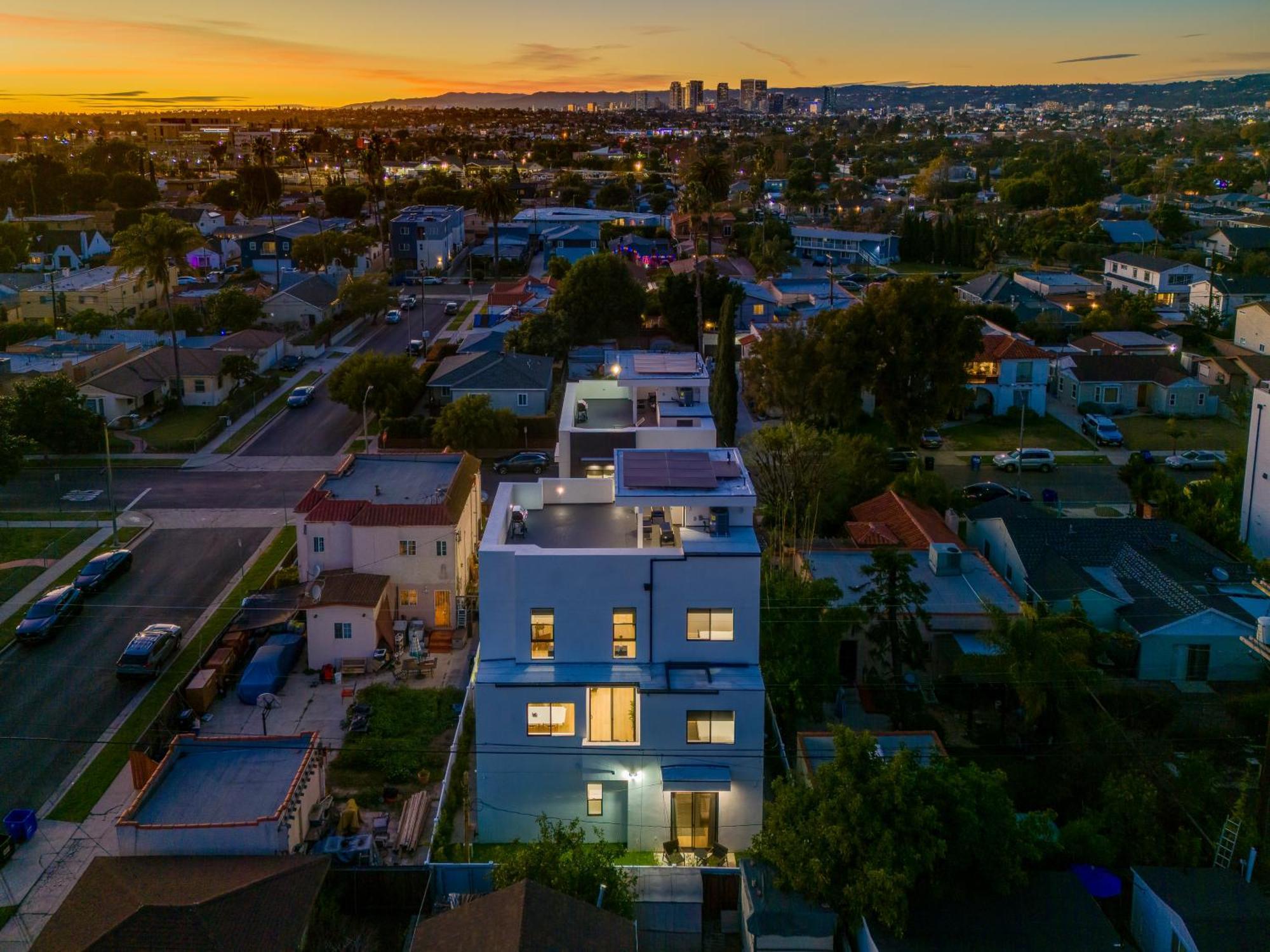 Brand New Modern 5 Bedroom House Pickfair Village Los Angeles Exterior photo